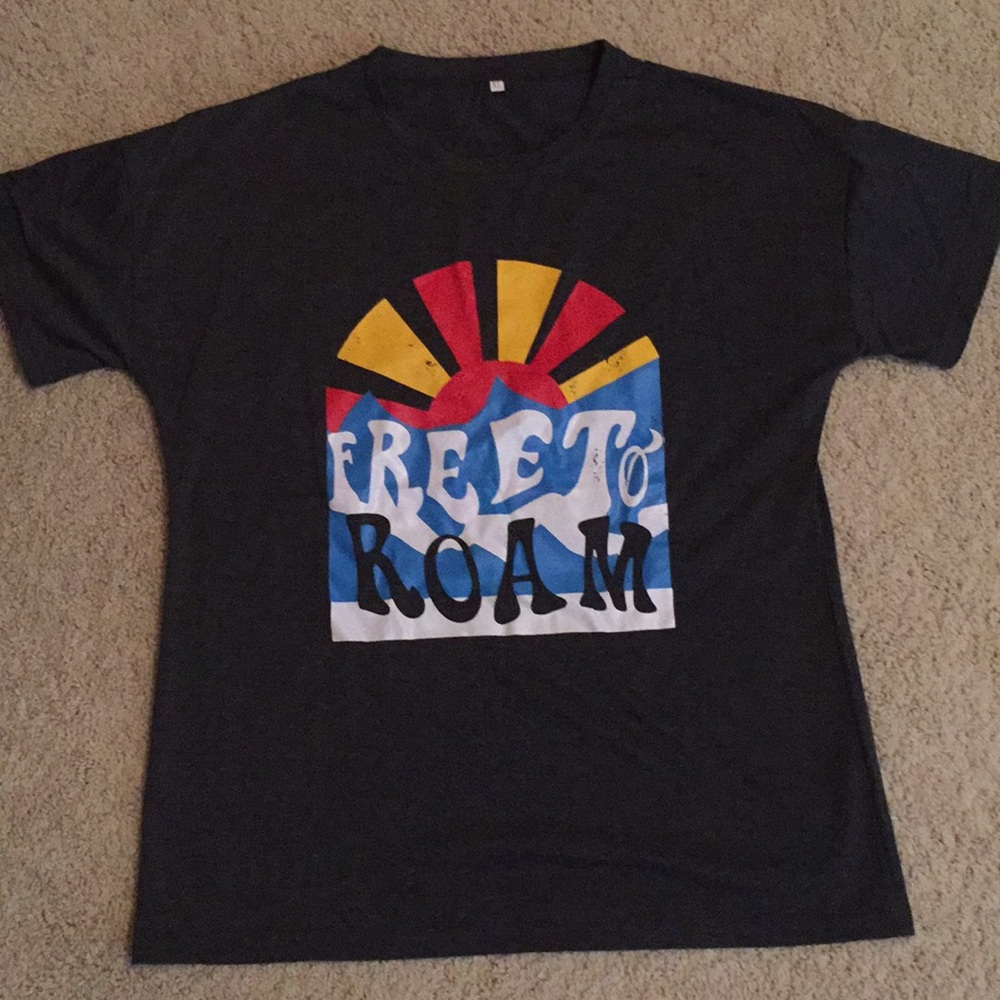 Women’s “Free to Roam” Tee